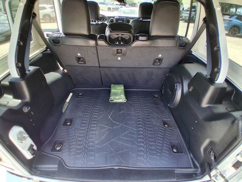 Used 2021 Jeep Wrangler Unlimited Sahara AWD/4WD image 45
