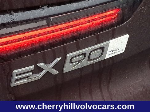 New 2025 Volvo EX90 Ultra w/ Protection Package Premier image 16