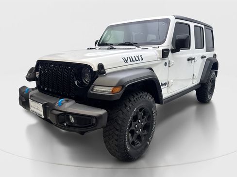 Used 2023 Jeep Wrangler Unlimited AWD/4WD image 2