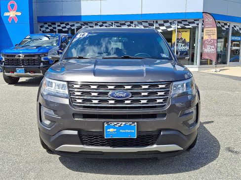 Used 2016 Ford Explorer XLT w/ Equipment Group 202A image 2