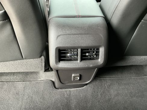 Used 2024 Chevrolet Equinox RS image 28