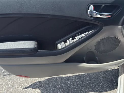 Used 2015 Kia Forte LX FWD image 8