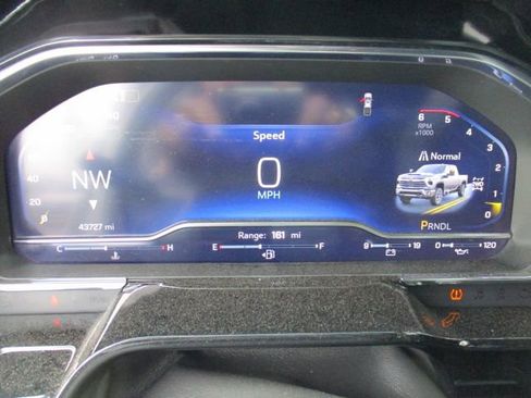 Used 2024 Chevrolet Silverado 2500 LT w/ Convenience Package image 17