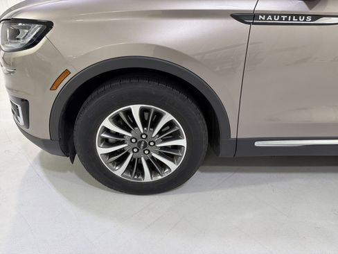 Used 2020 Lincoln Nautilus FWD w/ Equipment Group 101A image 9