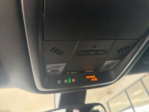 Used 2023 Buick Enclave Essence FWD image 18