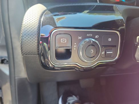Used 2020 Mercedes-Benz A 220 image 23