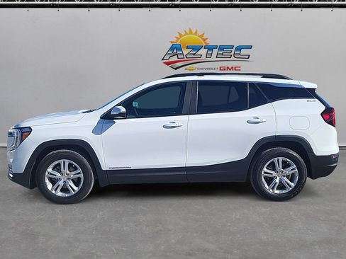 Used 2022 GMC Terrain SLE w/ Driver Convenience Package FWD image 8