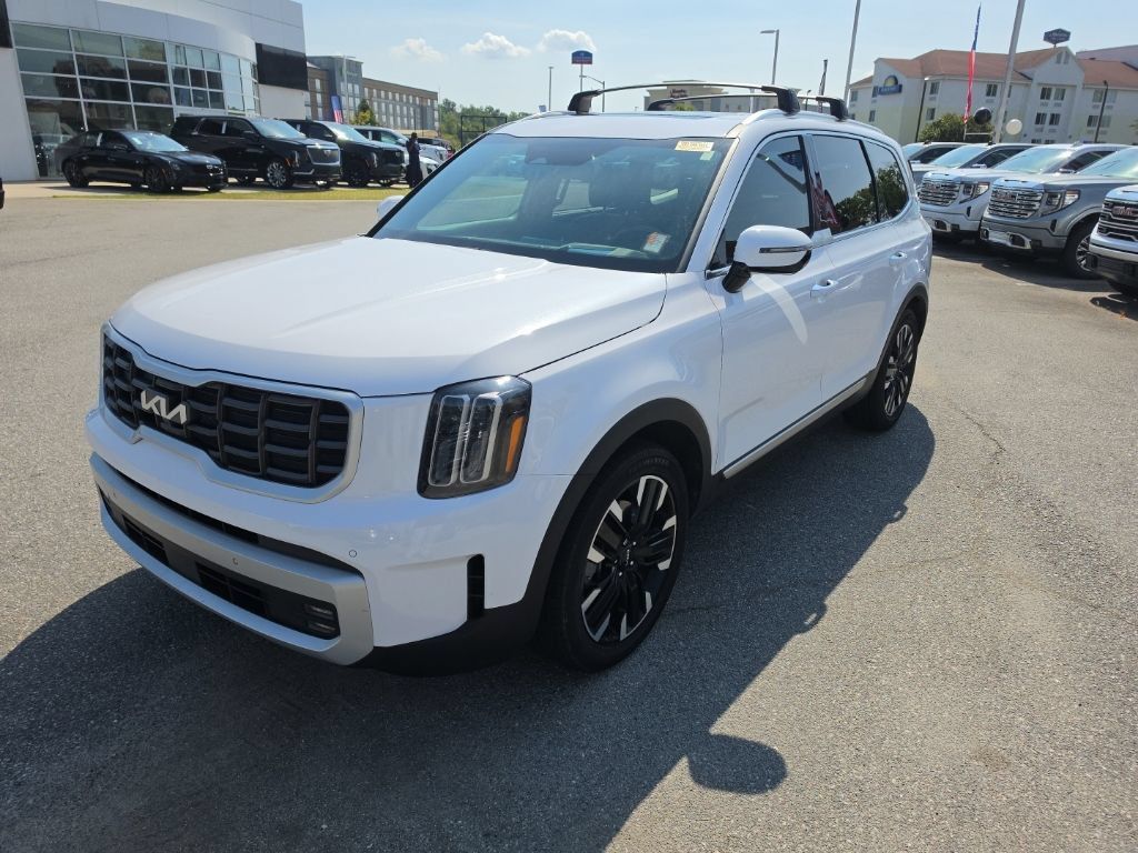 Used 2024 Kia Telluride SX Prestige w/ Towing Package AWD/4WD image 3