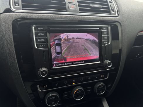 Used 2016 Volkswagen Jetta GLI SEL image 15