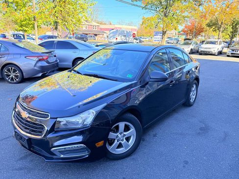 Used 2016 Chevrolet Cruze LT FWD image 2