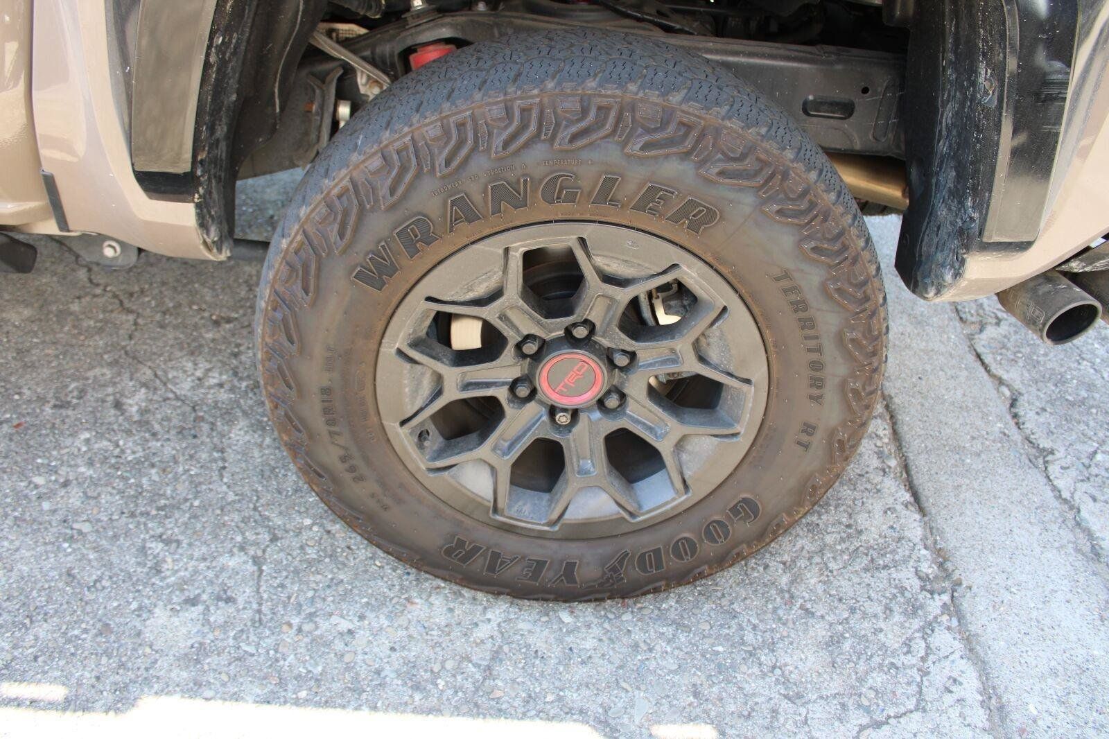 Used 2025 Toyota Tacoma TRD Pro w/ Tow Tech Package AWD/4WD image 12