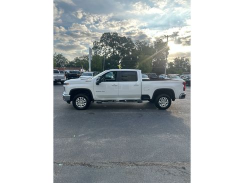 Used 2025 Chevrolet Silverado 2500 LT AWD/4WD image 6