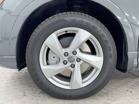 Used 2020 Audi Q3 2.0T Premium w/ Convenience Package image 11