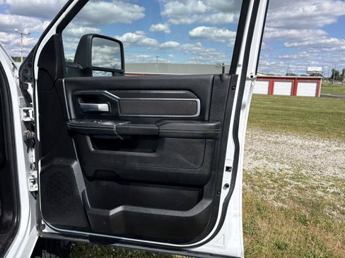 Used 2025 RAM 3500 Big Horn AWD/4WD image 25