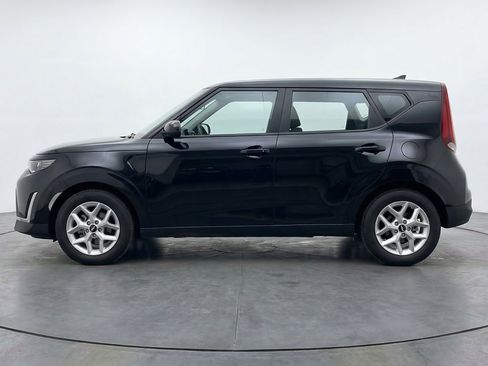 Used 2025 Kia Soul LX w/ LX Technology Package FWD image 5