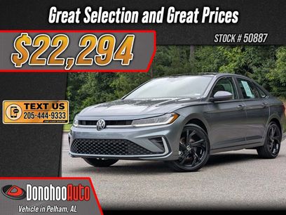 Used 2025 Volkswagen Jetta SE w/ Sunroof Package