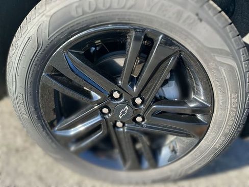 Used 2025 Chevrolet Trax ACTIV w/ Sunroof Package image 21