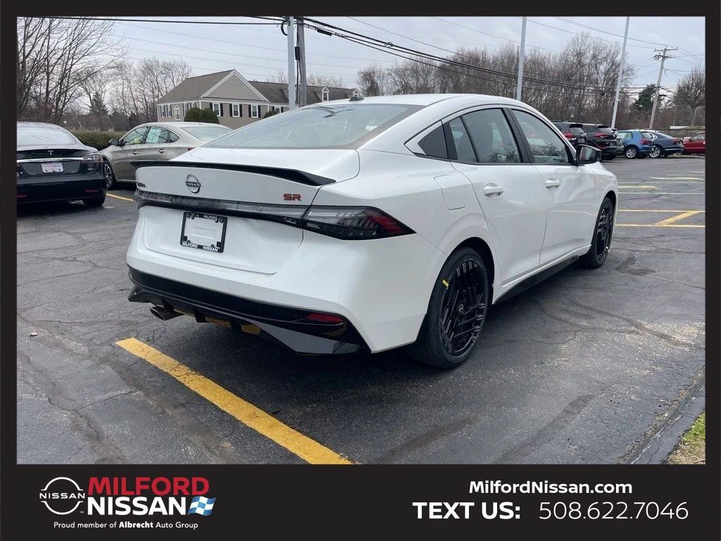 Used 2026 Nissan Sentra SR w/ Floor Mat Package FWD image 5