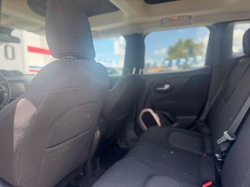Used 2017 Jeep Renegade Latitude FWD image 56