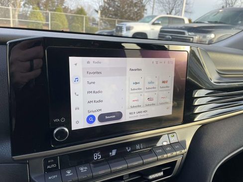 Used 2025 Toyota Camry LE image 39