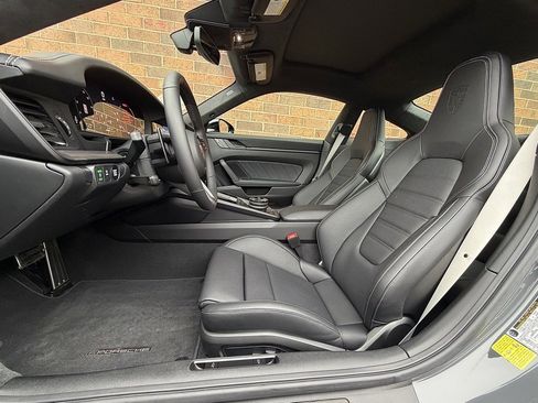 Used 2026 Porsche 911 GTS image 5