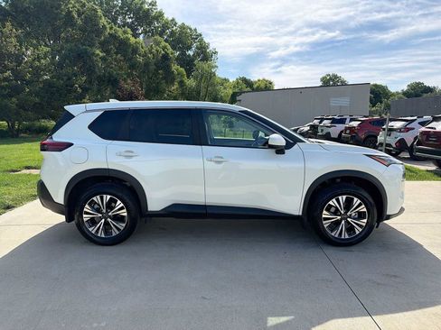 Used 2023 Nissan Rogue SV AWD/4WD image 7