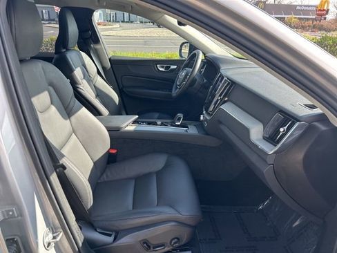 Certified 2025 Volvo XC60 B5 Plus image 15