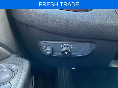 Used 2022 Chevrolet Equinox LT image 22