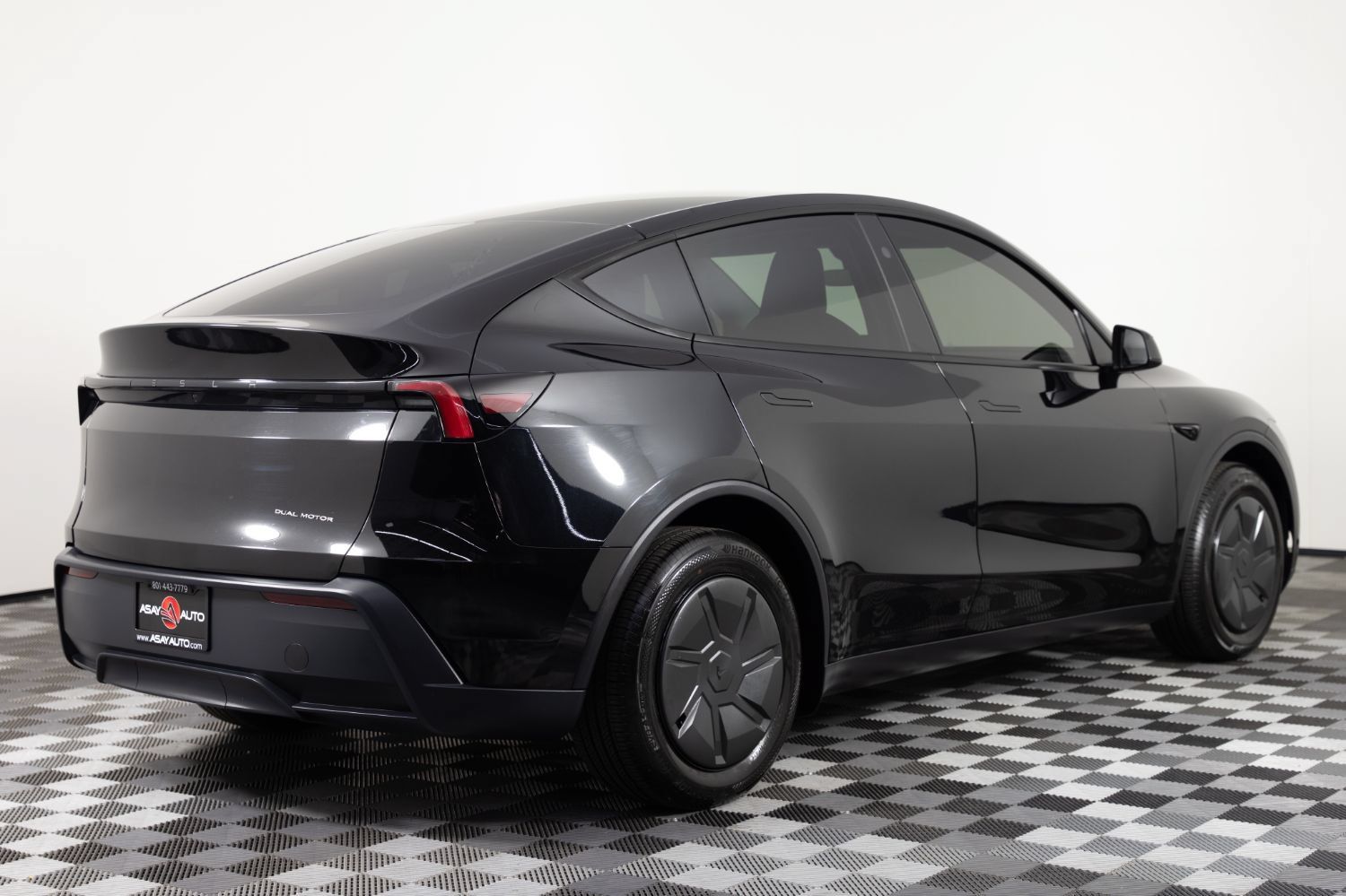 Used 2026 Tesla Model Y AWD image 7