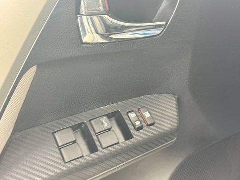 Used 2015 Toyota RAV4 XLE FWD image 21