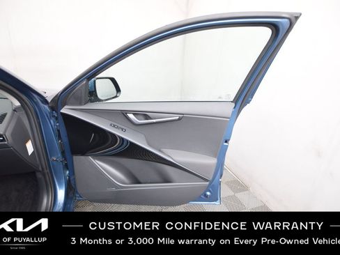 Certified 2024 Kia Niro SX image 15