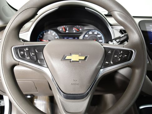 Used 2022 Chevrolet Malibu LT FWD image 19