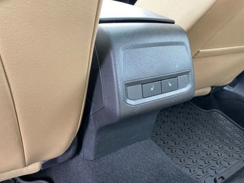 Used 2019 Volkswagen Jetta SEL w/ Cold Weather Package image 20