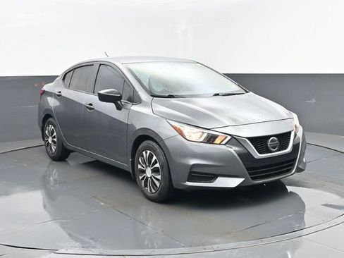 Used 2022 Nissan Versa S image 3