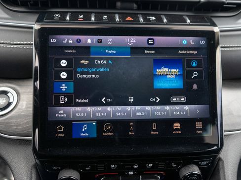 Used 2023 Jeep Grand Cherokee Limited w/ Luxury Tech Group II AWD/4WD image 17