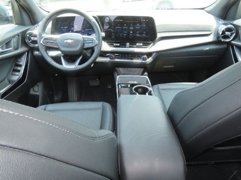 Used 2025 Chevrolet Equinox LT w/ Convenience Package II FWD image 22