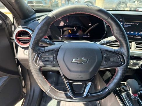 Used 2024 Chevrolet Trax RS w/ Sunroof Package FWD image 13