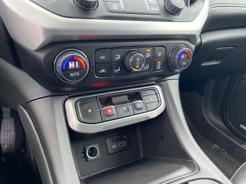 Certified 2023 GMC Acadia SLT image 12