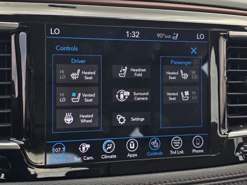 Used 2020 Chrysler Pacifica Limited w/ Advanced Safetytec Group FWD image 20