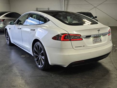 Used 2018 Tesla Model S AWD image 2