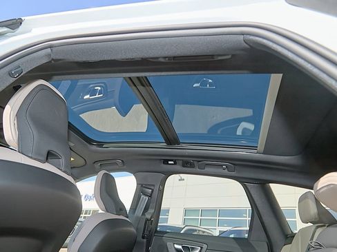 New 2026 Volvo XC60 B5 Plus w/ Protection Package Premier image 27