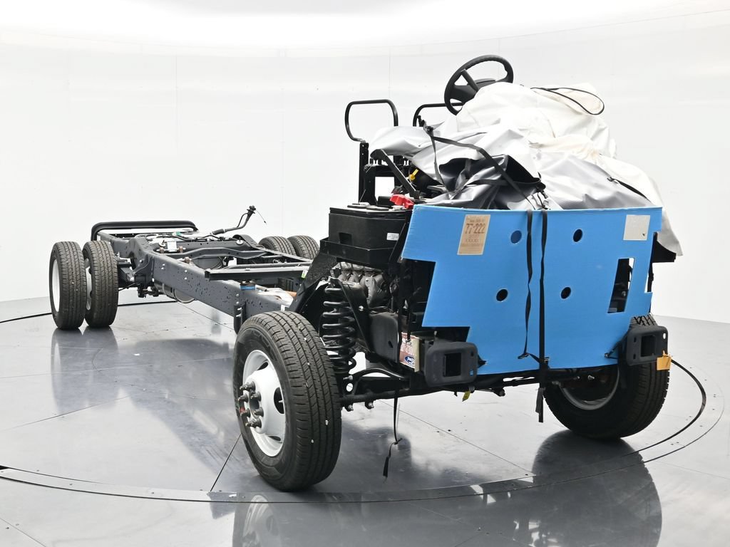 Used 2027 Ford E-350 and Econoline 350 Super Duty w/ Gaseous Engine Prep Package RWD image 3