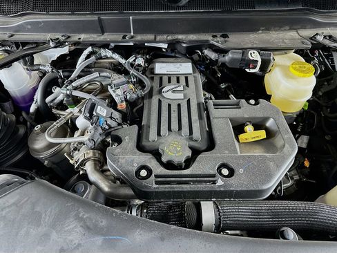 New 2026 RAM 3500 Big Horn AWD/4WD image 17