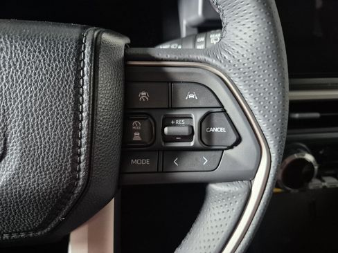 New 2026 Toyota 4Runner Limited AWD/4WD image 21