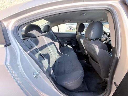 Used 2012 Chevrolet Cruze LT image 12