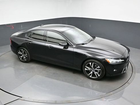Used 2025 Volvo S60 B5 Plus AWD/4WD image 43