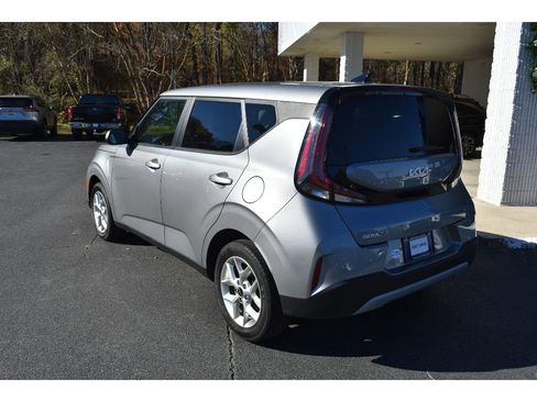 Used 2024 Kia Soul LX w/ Option Group 015 image 3
