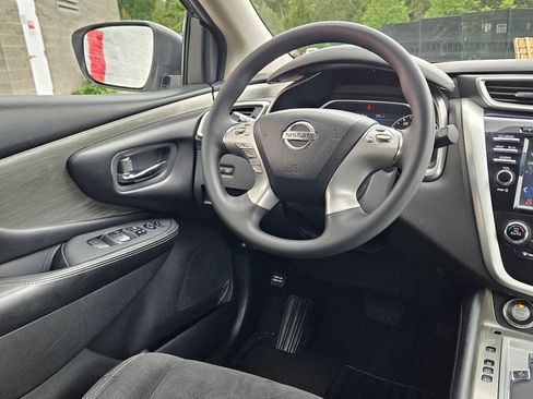 Used 2018 Nissan Murano S AWD/4WD image 9