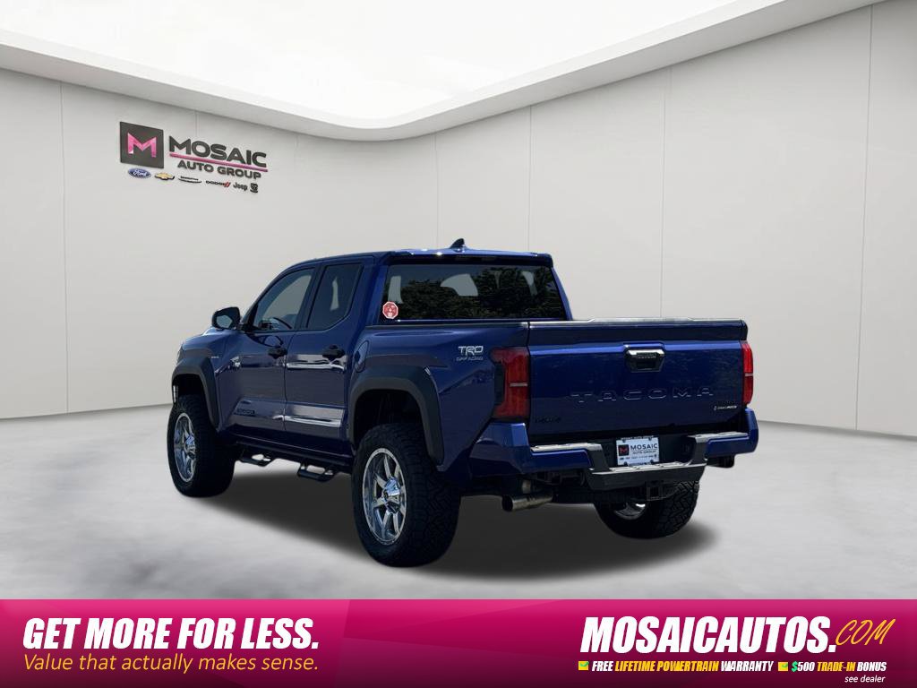 Used 2025 Toyota Tacoma TRD Off-Road AWD/4WD image 5