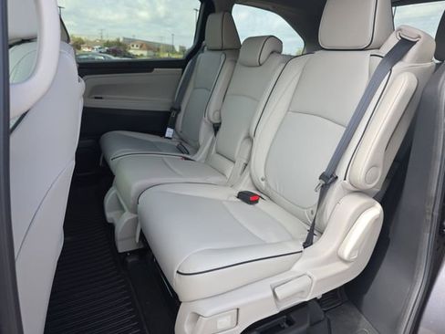 New 2026 Honda Odyssey Touring image 5
